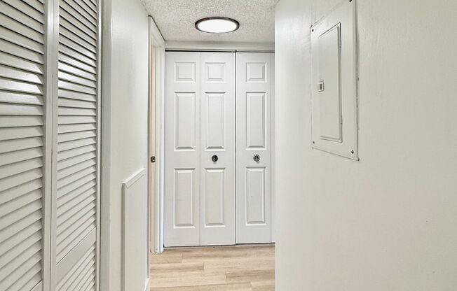 2 beds, 1 bath, 927 sqft, $1,525, Unit 75-12