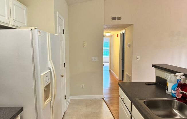 2 beds, 2 baths, $1,200