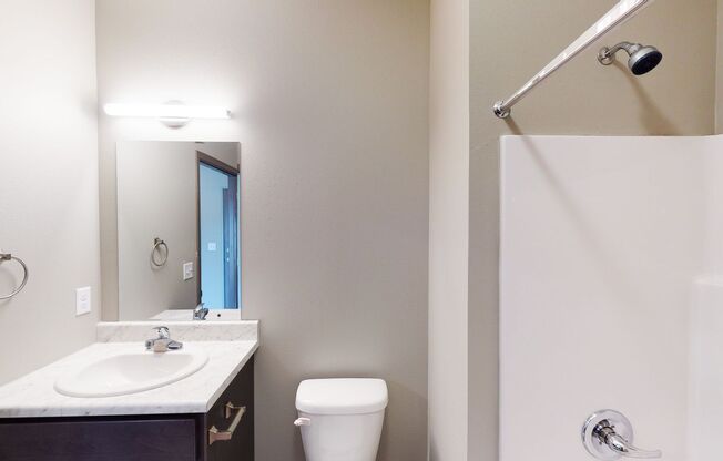 1 bed, 1 bath, 625 sqft, $755, Unit 321-2220
