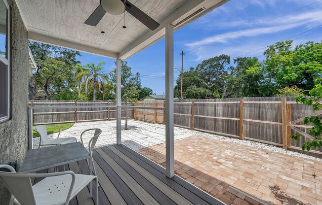 Charming Two-Bedroom Home with a Fenced Backyard- 10 minutes from Downtown St. Pete & St. Pete Beach