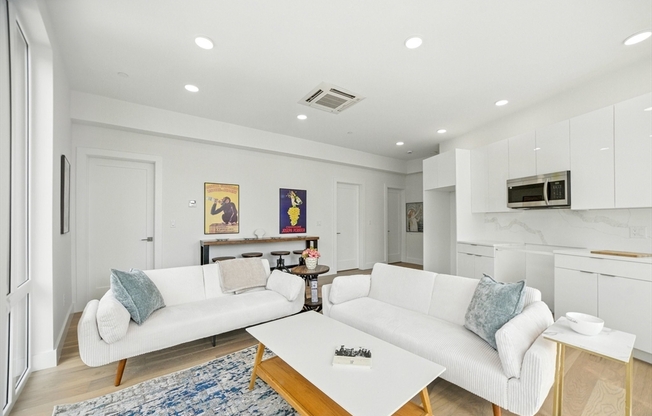 2 beds, 1 bath, 750 sqft, $3,850, Unit 306