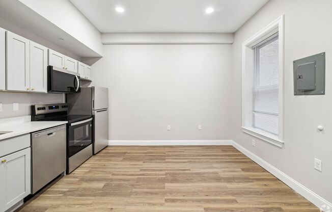 Studio, 1 bath, 345 sqft, $1,165, Unit 307