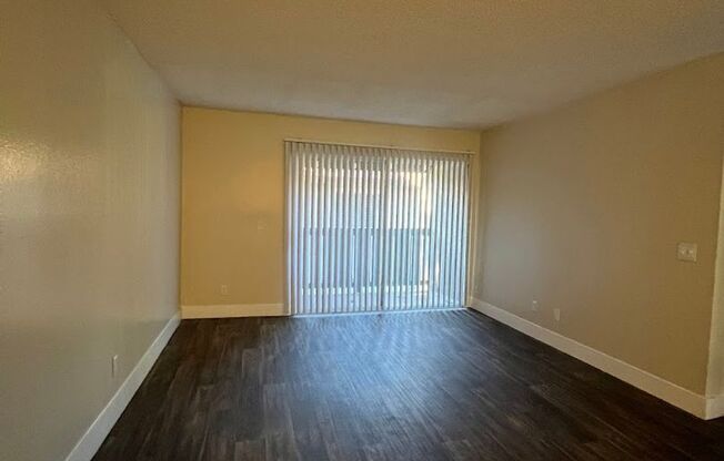 1 bed, 1 bath, 714 sqft, $1,695, Unit 056