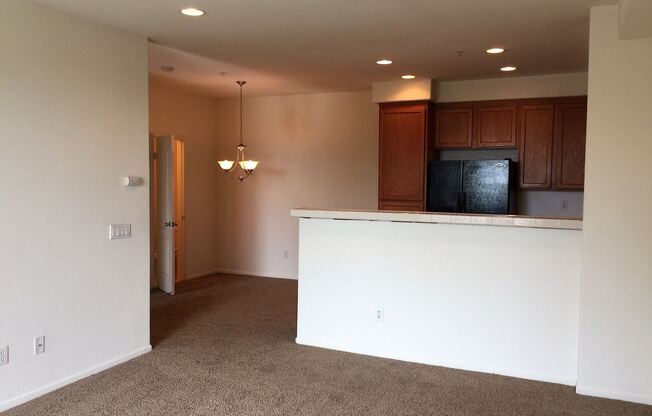 1760 E. Palomar Street #102