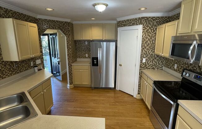 4 bd 3.5 ba House