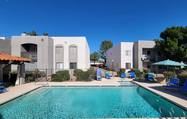 Welcome to Stonebridge - Paradise Valley Apartments
