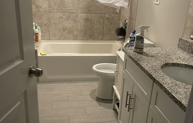 3 beds, 1 bath, 1,250 sqft, $3,000, Unit 2