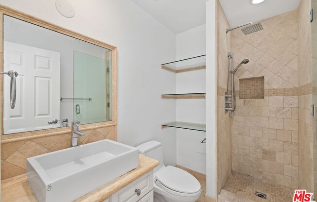 2 beds, 2 baths, 1,019 sqft, $3,900, Unit 1002