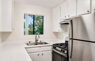 1 bed, 1 bath, 700 sqft, $2,150, Unit Unit 208