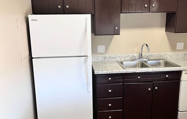 2 beds, 1 bath, 948 sqft, $1,199, Unit 069