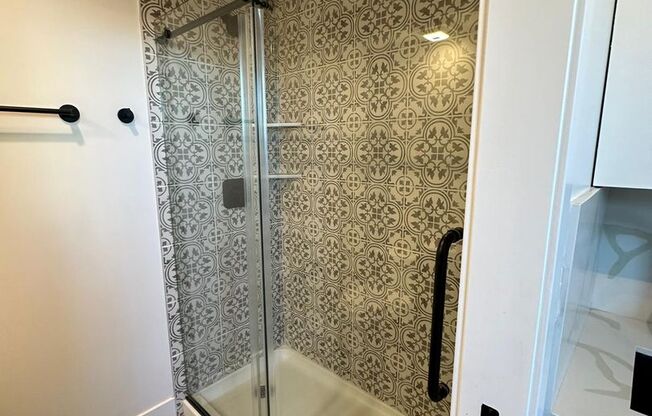 Studio, 1 bath, 275 sqft, $999, Unit 302