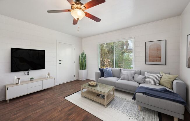 2 beds, 1 bath, 912 sqft, $1,349, Unit E207