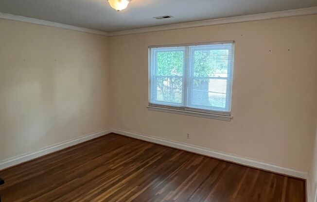 2 beds, 1 bath, $1,395