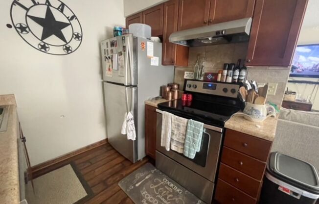 2 beds, 1 bath, $700, Unit 518 Osage Unit 3