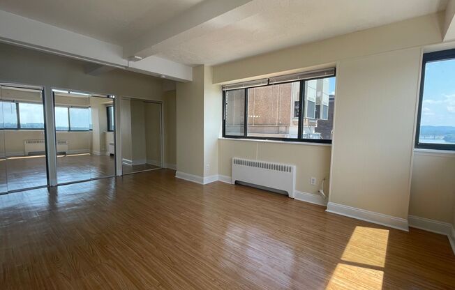 1 bed, 1 bath, 941 sqft, $1,450, Unit PH08