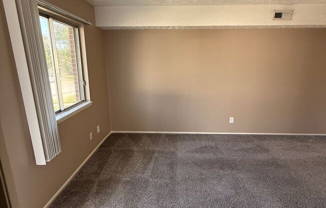 2 beds, 1 bath, 869 sqft, $1,139, Unit 12720S