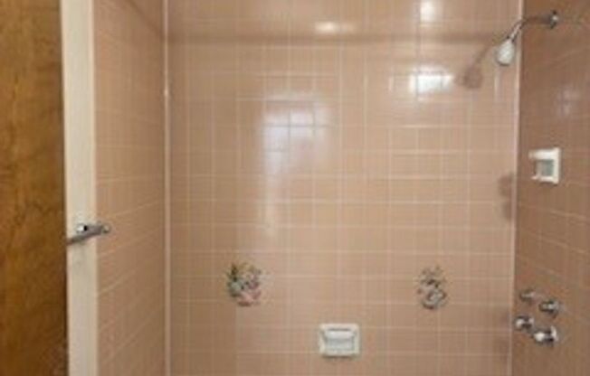 2 beds, 2 baths, 1,060 sqft, $1,685, Unit 204