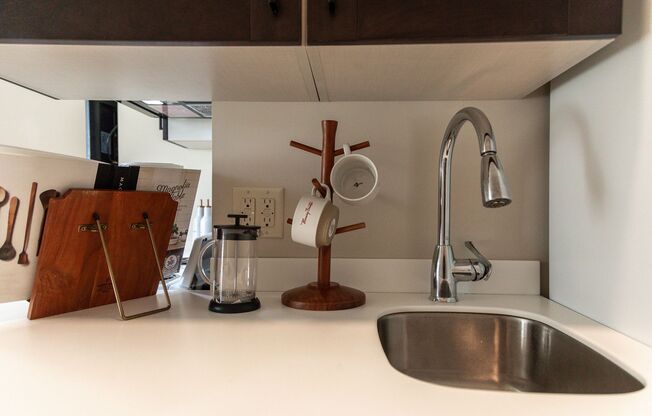 1 bed, 1 bath, 750 sqft, $1,525, Unit 57