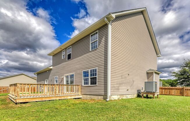 Well maintained 4 bedroom home in Beaufort