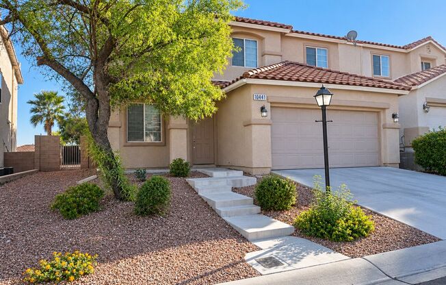 3 beds, 2.5 baths, $2,250