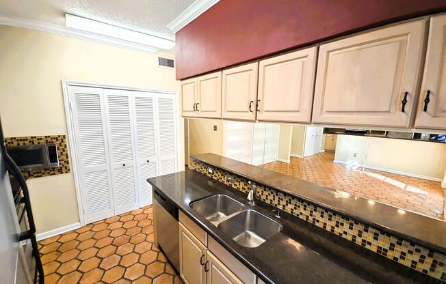 2 beds, 2.5 baths, $2,300