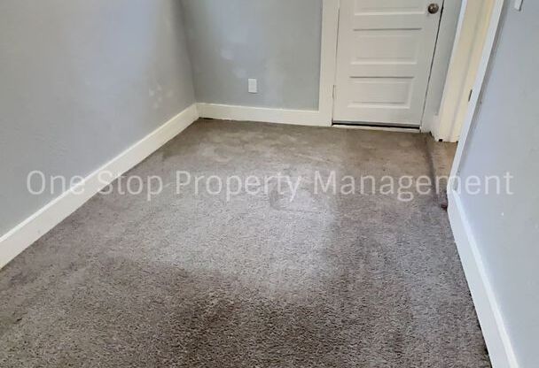 Beautiful 3 Bedroom 1 Bathroom Home in Kansas City!