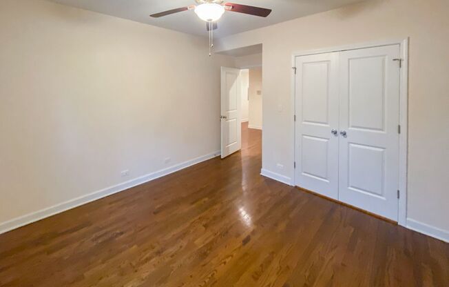 3 beds, 2 baths, 1,270 sqft, $3,100, Unit 1827L-G