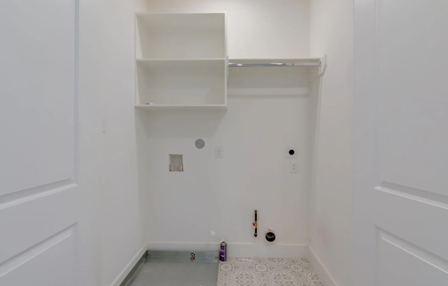 The Grove at Oak Forest Washer/Dryer Connections