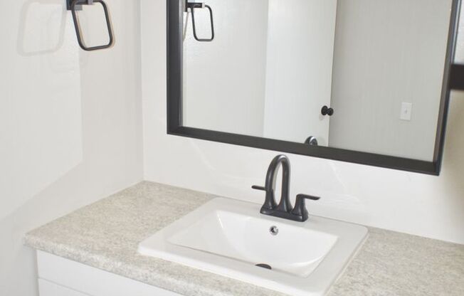 2 beds, 1 bath, 775 sqft, $1,395, Unit 450-8