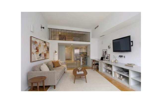 372 5 AVE