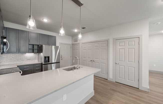 Studio, 1 bath, 646 sqft, $1,575