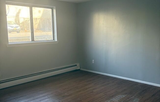 16th Garden LLC