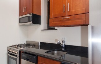 2 beds, 1 bath, $4,750, Unit 2B