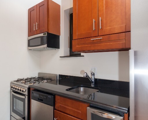 2 beds, 1 bath, $4,750, Unit 2B