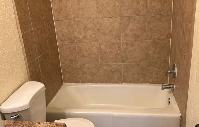 2 beds, 2 baths, 957 sqft, $1,015, Unit 59