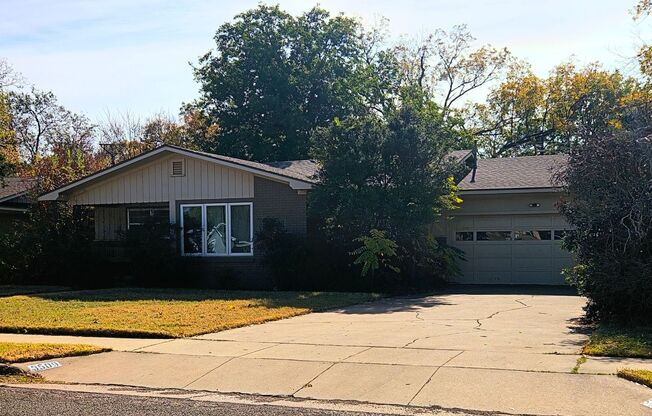 Spacious 3 bed 2 bath home in Central Lubbock