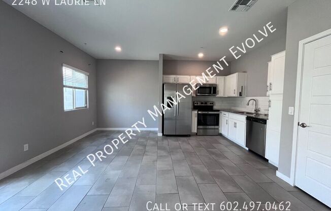 2248 W LAURIE LN