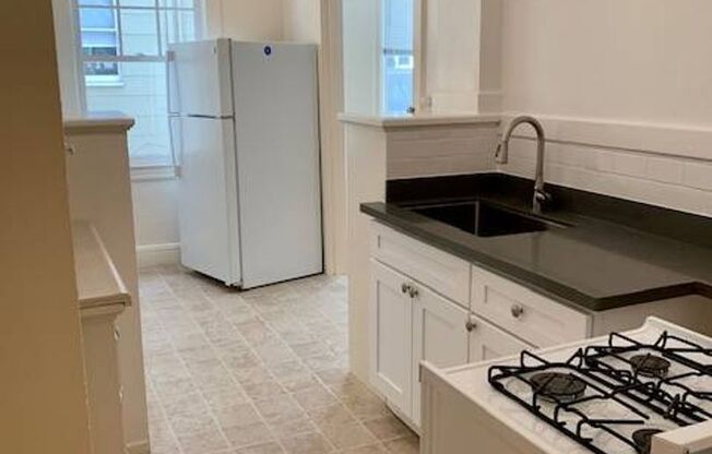 405 33rd Avenue (1027r)