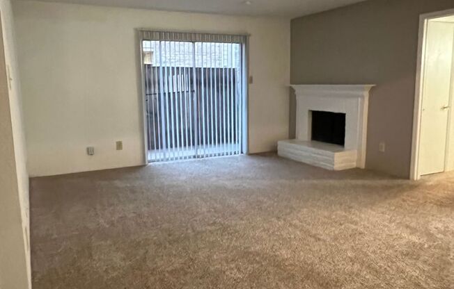 2 beds, 2 baths, 1,003 sqft, $1,050, Unit 0911