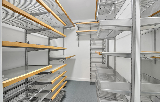 2 beds, 2 baths, $4,500, Unit B205