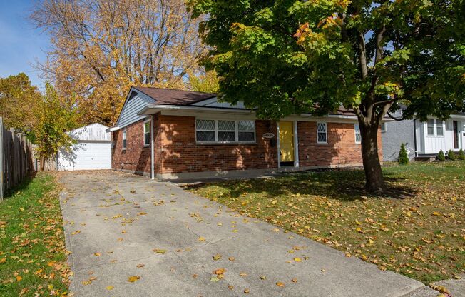 Welcome to this charming 3 bedroom, 1.5 bathroom home located in Columbus, OH!