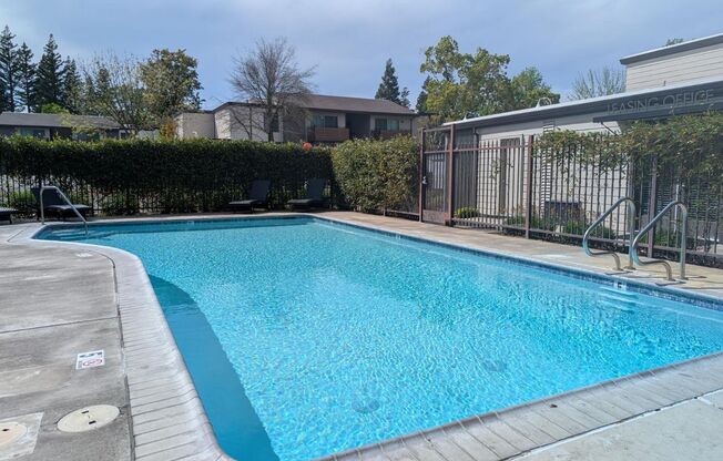2 beds, 1 bath, 1,015 sqft, $1,695, Unit 090