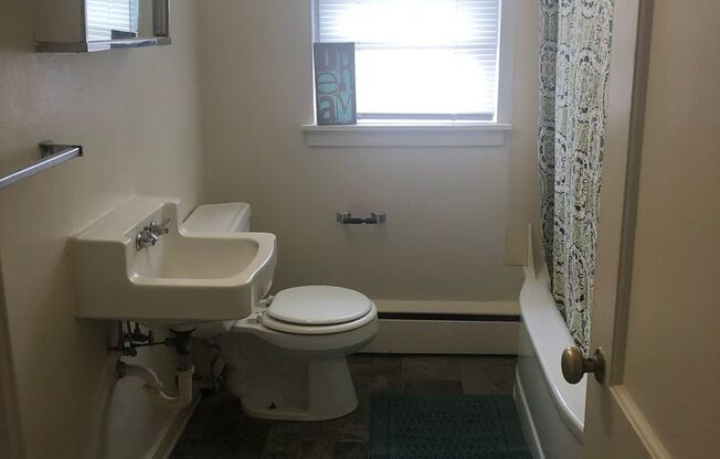 2 beds, 1 bath, 740 sqft, $735, Unit 1500-802