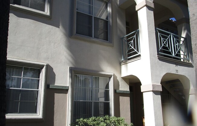 2 Bedroom Upper Unit In Carmel Valley