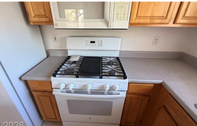 2 beds, 2 baths, $1,310, Unit UNIT 2046