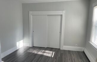 1 bed, 1 bath, $1,100, Unit Unit 1R