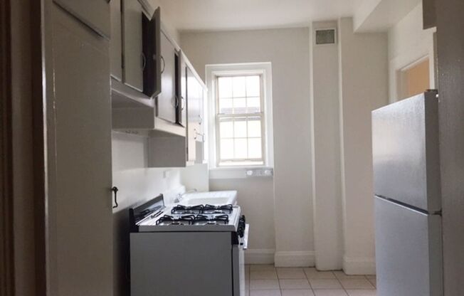 1 bed, 1 bath, 550 sqft, $1,400, Unit 403