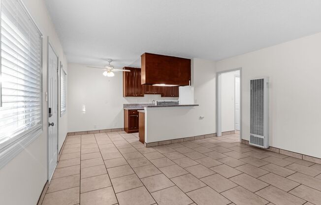 2 beds, 1 bath, 727 sqft, $1,895, Unit 20