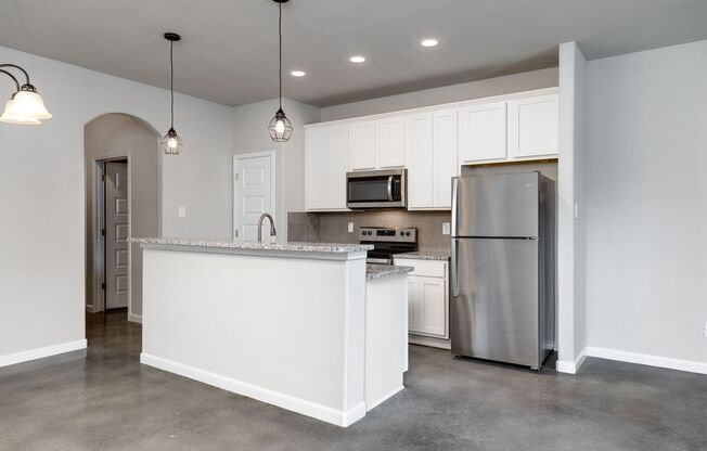 926 Country Club Dr