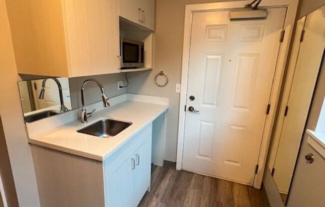 Studio, 1 bath, 172 sqft, $795, Unit D3